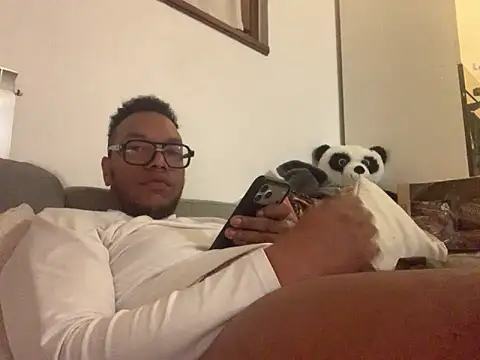 iamrafaelhot online show from March 11, 2026, 6:14 pm