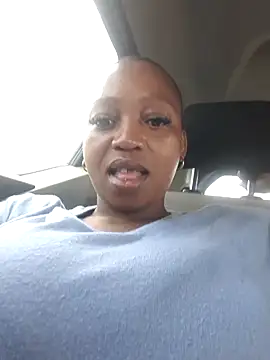 winterqueenx online show from December 1, 2025, 9:25 am