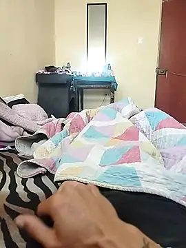 001HENRYAlejandro online show from November 24, 2025, 1:11 pm