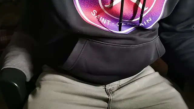 Snapshot of Lucas1andOnly4Girl chatting on February 18, 2026, 8:05 pm Lucas1andOnly4Girl online show from February 18, 2026, 8:05 pm