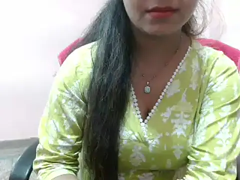 LovingPihu online show from February 18, 2025, 8:49 am