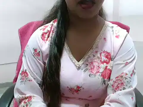 LovingPihu online show from February 28, 2025, 11:03 am