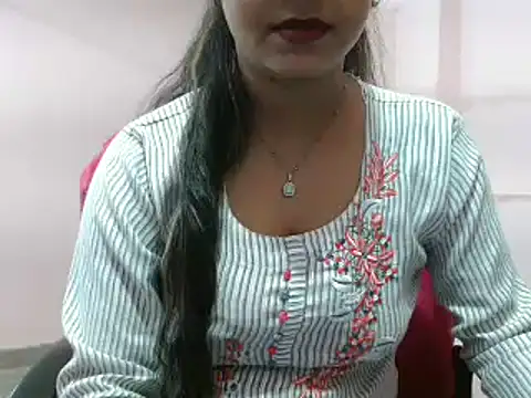 LovingPihu online show from March 3, 2025, 4:47 am