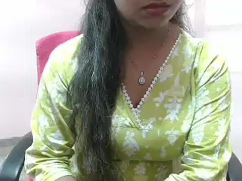 LovingPihu online show from March 15, 2025, 5:41 am