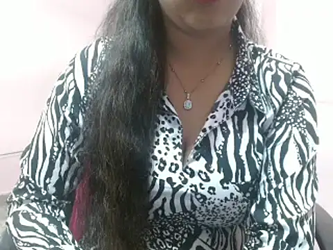 LovingPihu online show from March 17, 2025, 8:18 am