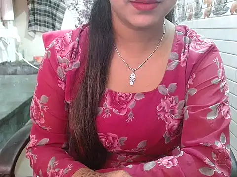LovingPihu online show from March 3, 2026, 5:13 am