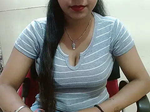 LovingPihu online show from April 23, 2026, 5:19 am