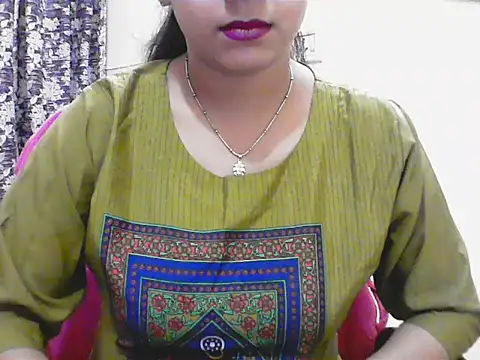 LovingPihu online show from May 5, 2026, 5:48 am