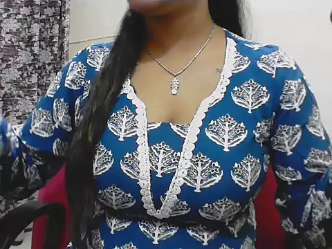 LovingPihu online show from May 8, 2026, 5:13 am