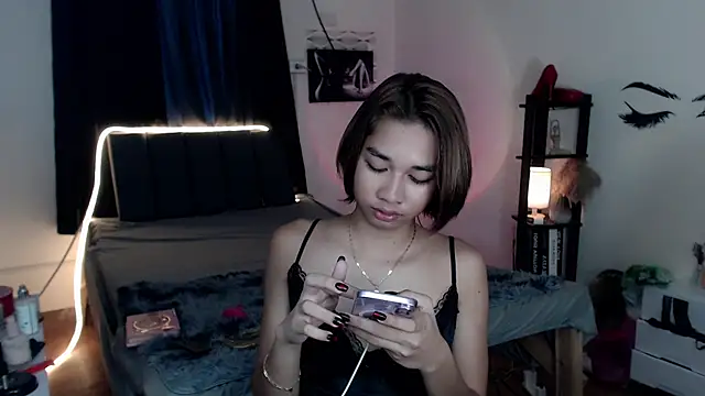 Snapshot of SweetCumFrancine chatting on May 11, 2026, 8:53 am SweetCumFrancine online show from May 11, 2026, 8:53 am