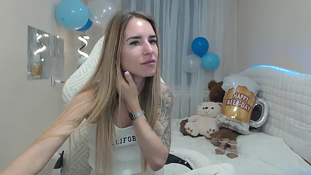 DeboraHorny online show from September 19, 2025, 6:04 am