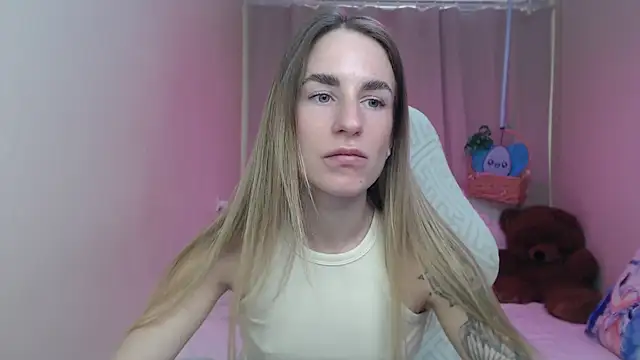 DeboraHorny online show from April 4, 2026, 6:00 am