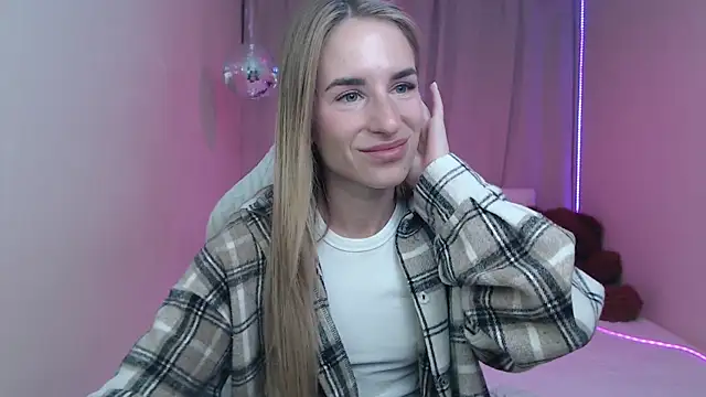 DeboraHorny online show from May 16, 2026, 6:10 am