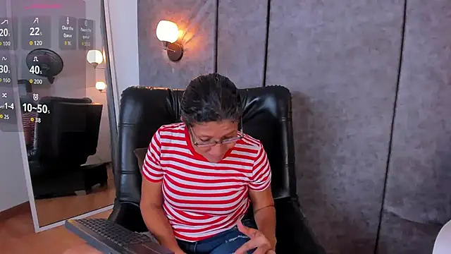 Keyla Milf online show from May 7, 2026, 10:59 pm