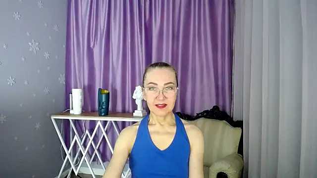 queen a n i online show from February 11, 2025, 11:10 am