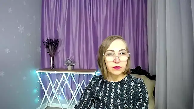 Snapshot of queen_a_n_i chatting on April 13, 2026, 7:25 am queen a n i online show from April 13, 2026, 7:25 am