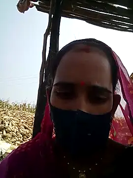 Snapshot of Mohni_Das chatting on October 15, 2025, 5:51 am Mohni Das online show from October 15, 2025, 5:51 am