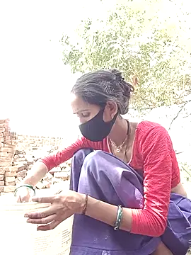 Mohni Das online show from May 14, 2026, 5:03 am