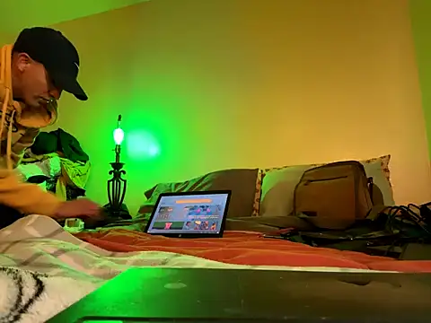 phillonyubby999 online show from February 1, 2025, 7:13 pm