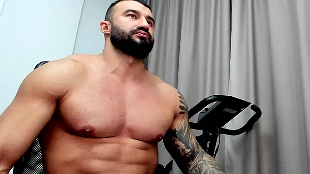 MuscleJohn online show from December 1, 2024, 9:26 pm