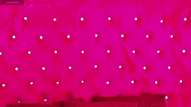 LoraDelNiro online show from December 9, 2024, 7:39 pm
