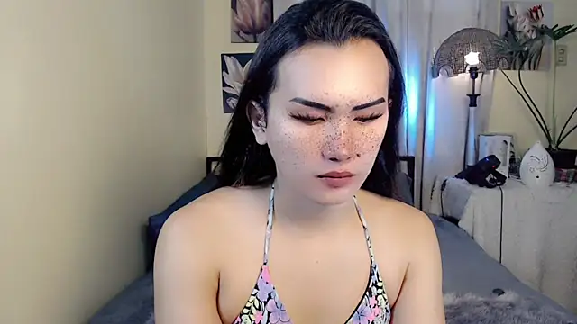 Snapshot of beatrice_21 chatting on October 30, 2025, 12:45 am beatrice 21 online show from October 30, 2025, 12:45 am