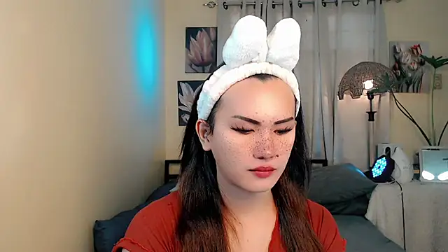 Snapshot of beatrice_21 chatting on November 3, 2025, 12:57 am beatrice 21 online show from November 3, 2025, 12:57 am