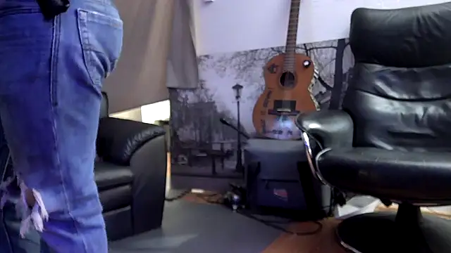 Snapshot of TheHellBilly chatting on April 27, 2026, 3:26 am TheHellBilly online show from April 27, 2026, 3:26 am