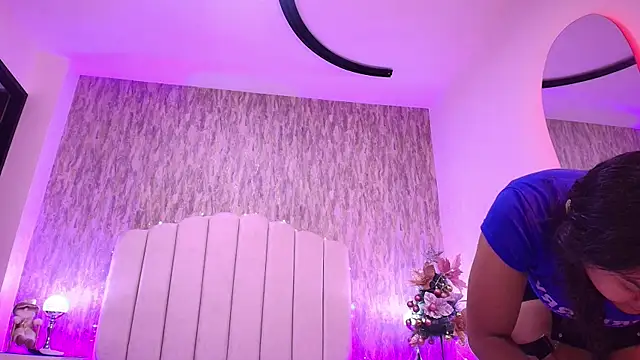 lay navas online show from November 24, 2025, 7:13 pm