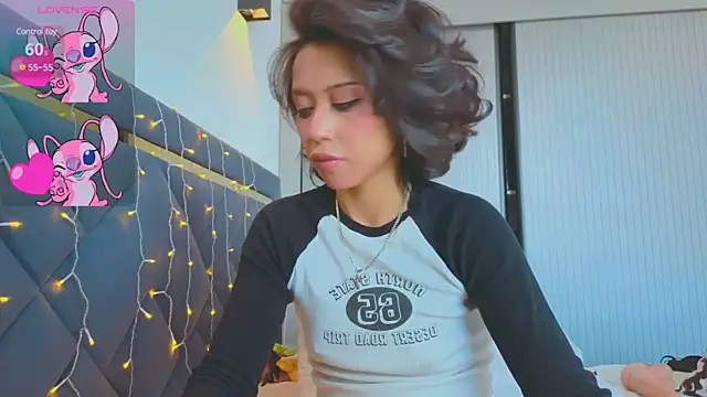 Mia Tin online show from January 12, 2025, 6:39 am