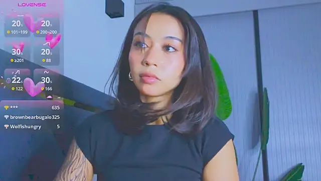 Snapshot of Mia_Tin chatting on September 18, 2025, 2:52 pm Mia Tin online show from September 18, 2025, 2:52 pm