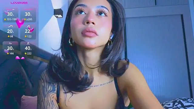 Snapshot of Mia_Tin chatting on October 18, 2025, 5:14 pm Mia Tin online show from October 18, 2025, 5:14 pm