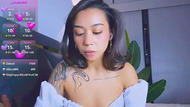 Snapshot of Mia_Tin chatting on October 25, 2025, 5:40 pm Mia Tin online show from October 25, 2025, 5:40 pm