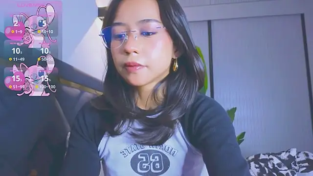 Mia Tin online show from November 26, 2025, 3:02 pm