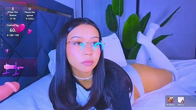 Mia Tin online show from May 13, 2026, 8:38 pm