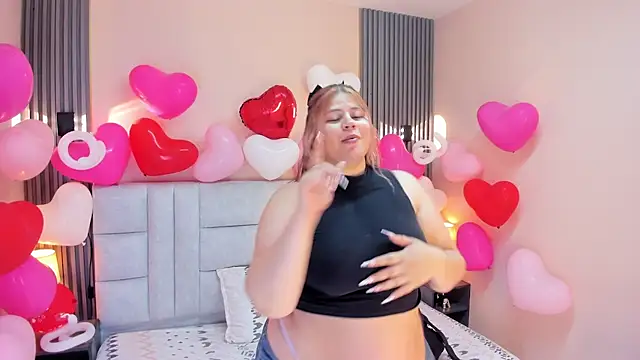 EYMI TOMSOM online show from February 16, 2026, 10:44 am