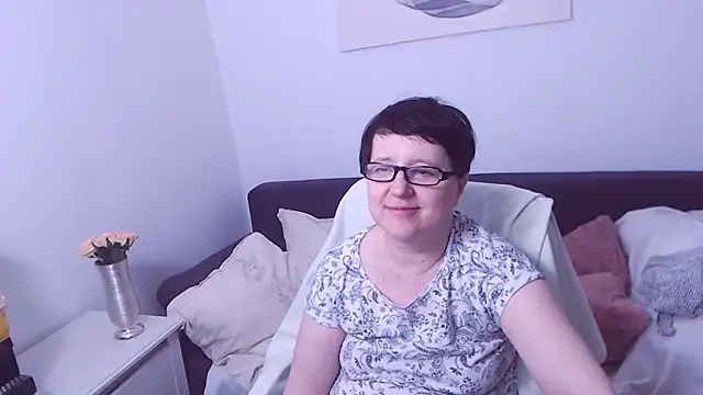 ChristaRose online show from May 8, 2026, 1:22 am