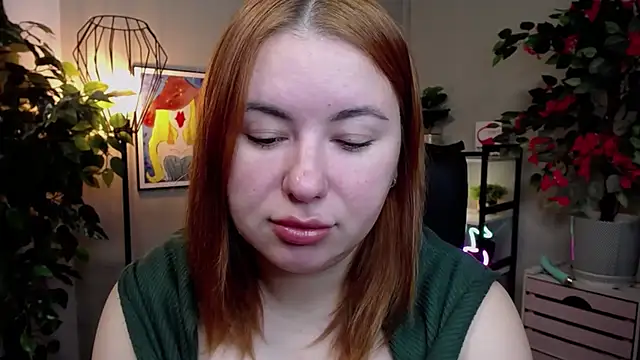 Snapshot of LAYLAxSTAR chatting on October 2, 2025, 6:31 am LAYLAxSTAR online show from October 2, 2025, 6:31 am