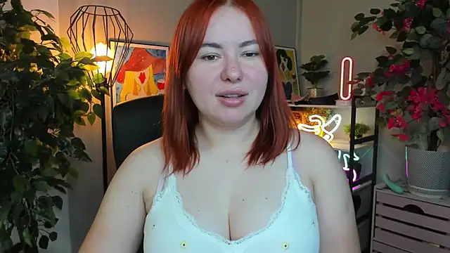 Snapshot of LAYLAxSTAR chatting on October 6, 2025, 6:44 am LAYLAxSTAR online show from October 6, 2025, 6:44 am