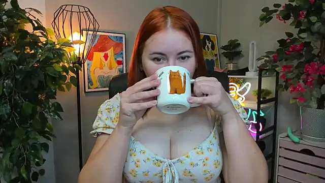 Snapshot of LAYLAxSTAR chatting on October 16, 2025, 6:36 am LAYLAxSTAR online show from October 16, 2025, 6:36 am