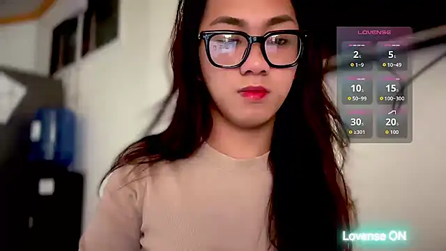 Snapshot of Local_Hoelyx chatting on April 17, 2026, 5:21 am Local Hoelyx online show from April 17, 2026, 5:21 am