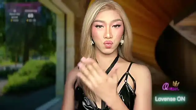 Snapshot of Local_Hoelyx chatting on May 6, 2026, 9:36 am Local Hoelyx online show from May 6, 2026, 9:36 am