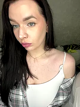 Snapshot of HellMoor chatting on September 27, 2025, 1:05 pm HellMoor online show from September 27, 2025, 1:05 pm