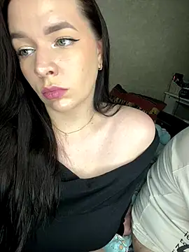 Snapshot of HellMoor chatting on October 6, 2025, 2:03 pm HellMoor online show from October 6, 2025, 2:03 pm