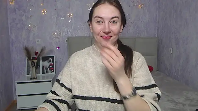 Snapshot of KaleyReed chatting on January 14, 2025, 6:45 am KaleyReed online show from January 14, 2025, 6:45 am