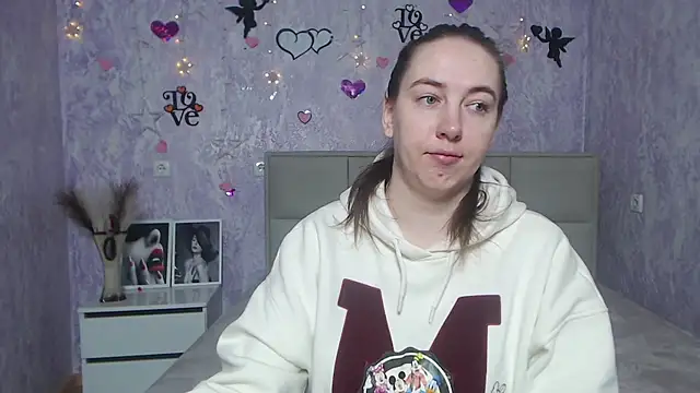 Snapshot of KaleyReed chatting on February 9, 2025, 6:43 am KaleyReed online show from February 9, 2025, 6:43 am