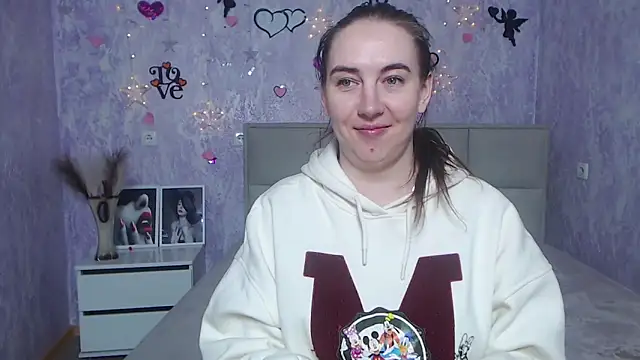 Snapshot of KaleyReed chatting on February 9, 2025, 2:07 pm KaleyReed online show from February 9, 2025, 2:07 pm