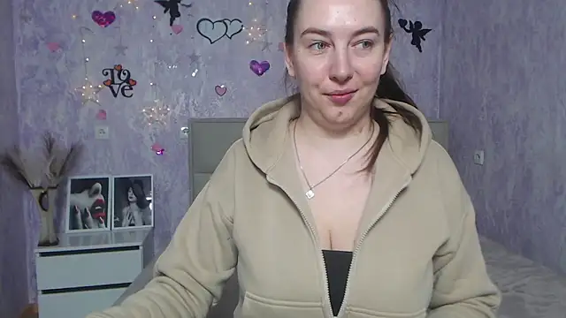 Snapshot of KaleyReed chatting on February 14, 2025, 7:28 am KaleyReed online show from February 14, 2025, 7:28 am