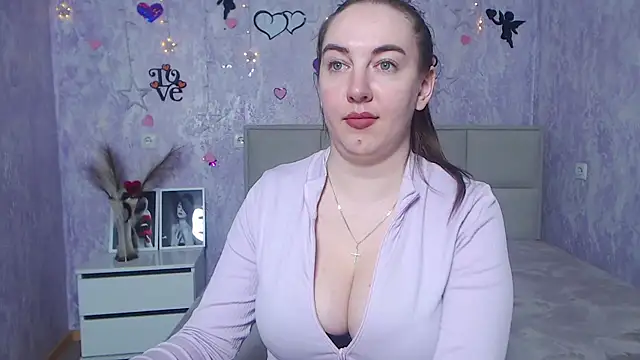Snapshot of KaleyReed chatting on February 19, 2025, 9:28 am KaleyReed online show from February 19, 2025, 9:28 am