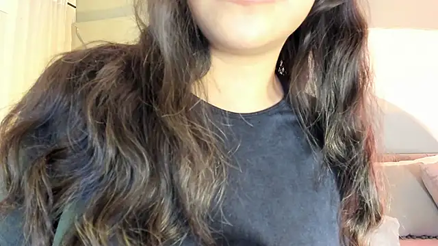 Nicolle W online show from September 30, 2025, 11:59 am